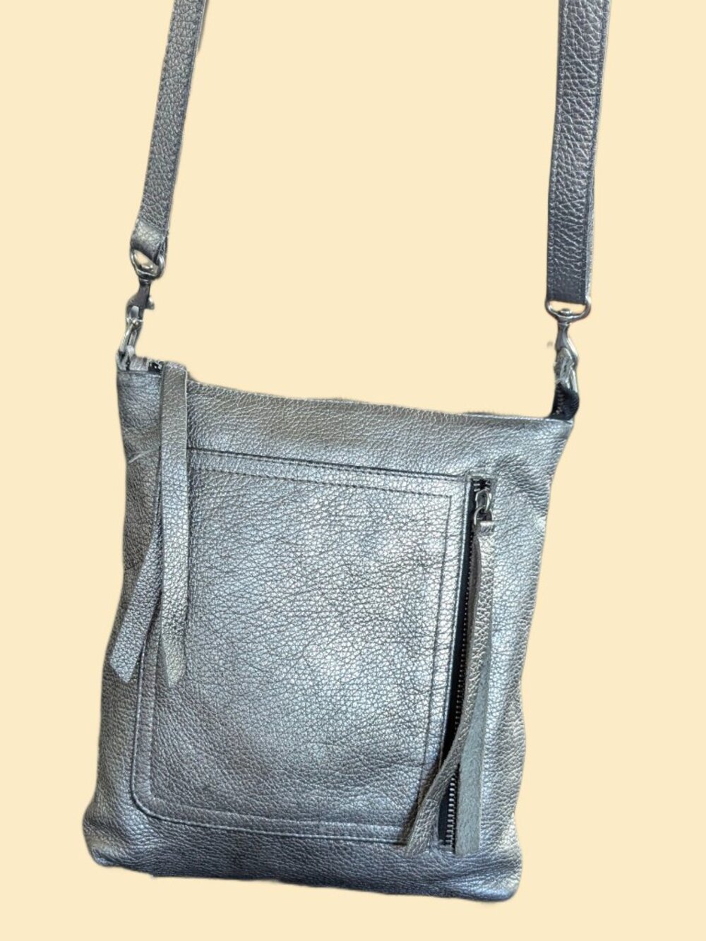 Carla Mancini Metallic Platinum | EMMA Crossbody Bag w adjustable shoulder strap